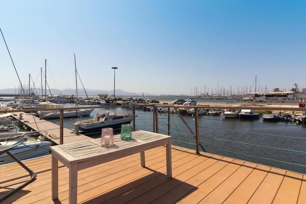 Houseboat Sardinia Suite กาญารี ภายนอก รูปภาพ