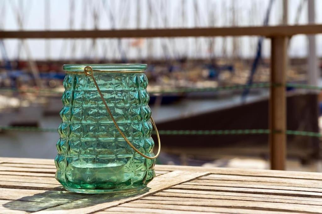 Houseboat Sardinia Suite กาญารี ภายนอก รูปภาพ